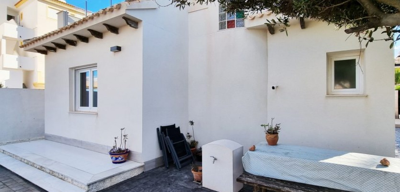 Venta - Villa -
Playa Flamenca