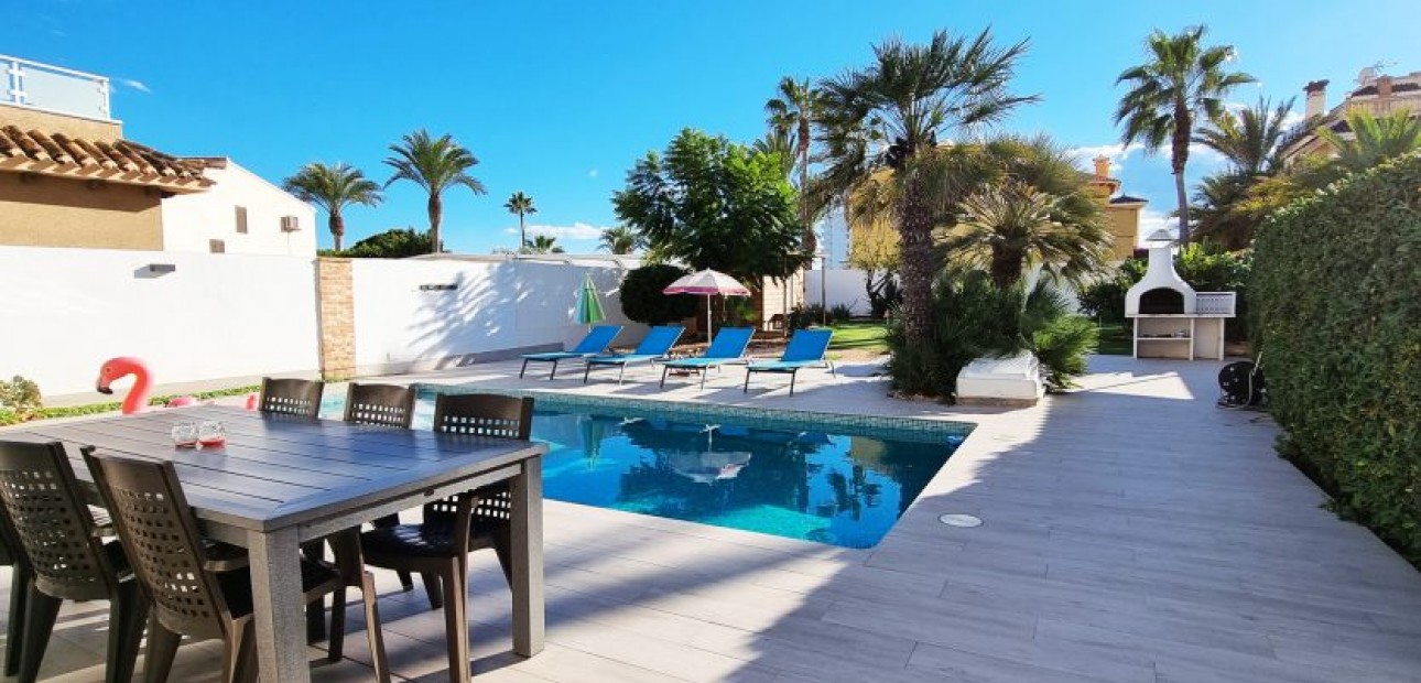 Venta - Villa -
Playa Flamenca