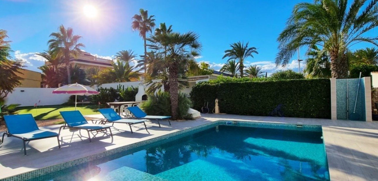 Venta - Villa -
Playa Flamenca