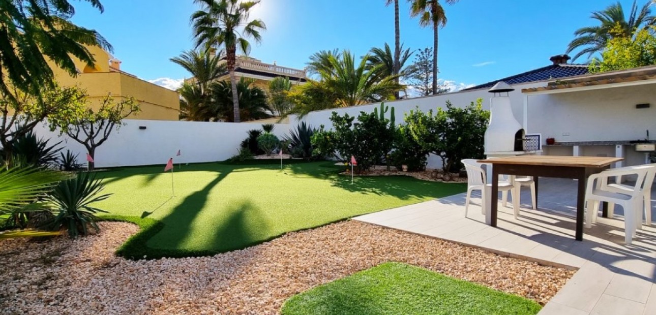 Venta - Villa -
Playa Flamenca