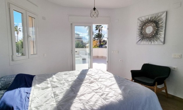 Venta - Villa -
Playa Flamenca