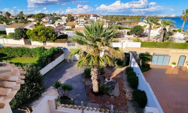 Venta - Villa -
Playa Flamenca
