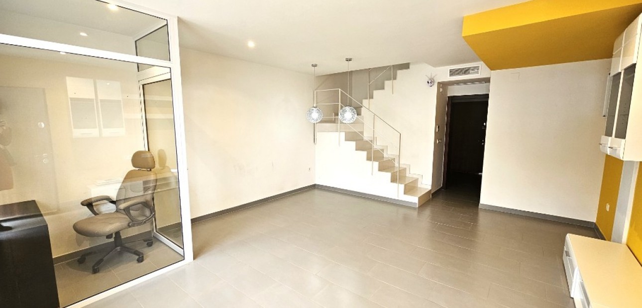 Herverkoop - Herenhuis -
Torrevieja