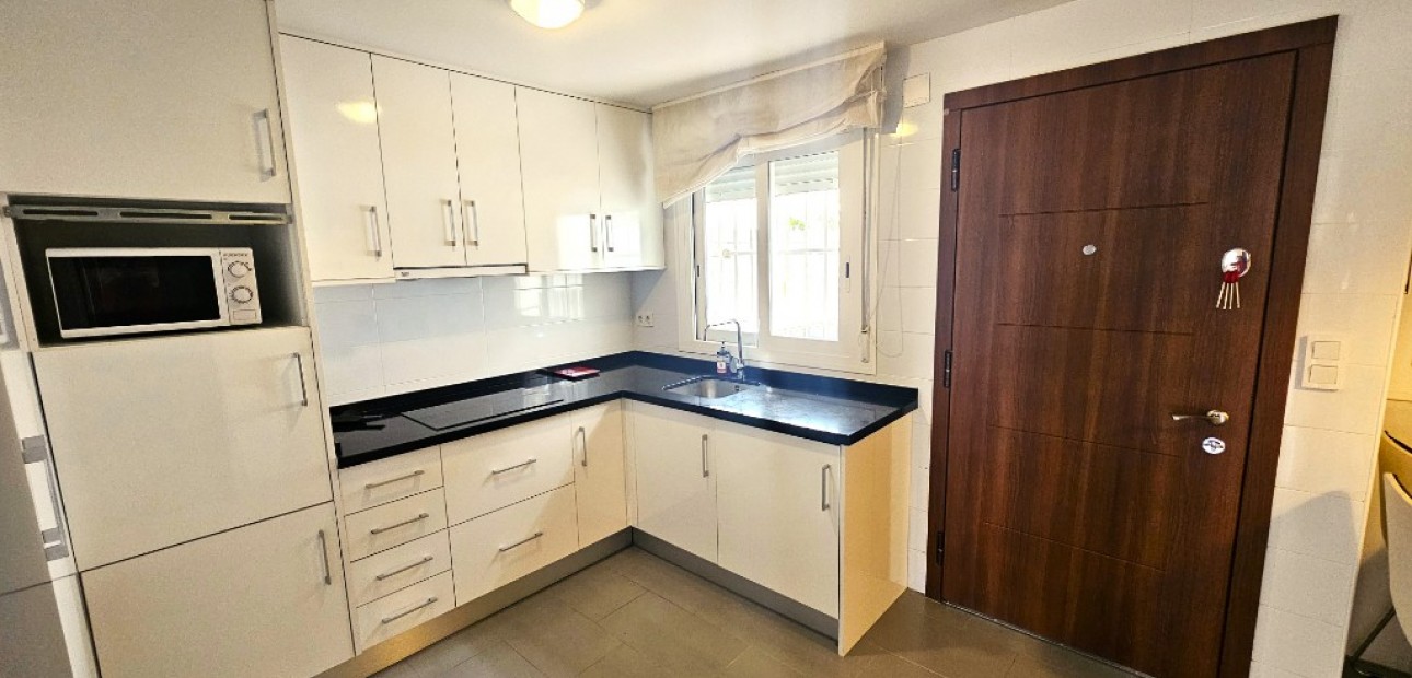 Herverkoop - Herenhuis -
Torrevieja