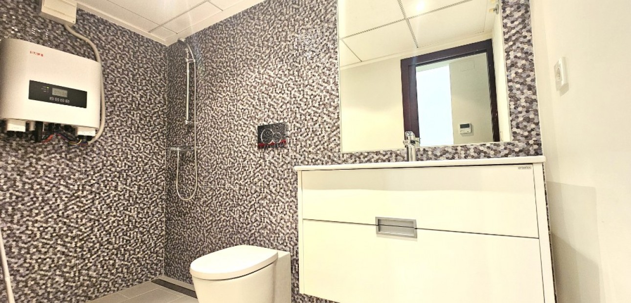 Herverkoop - Herenhuis -
Torrevieja