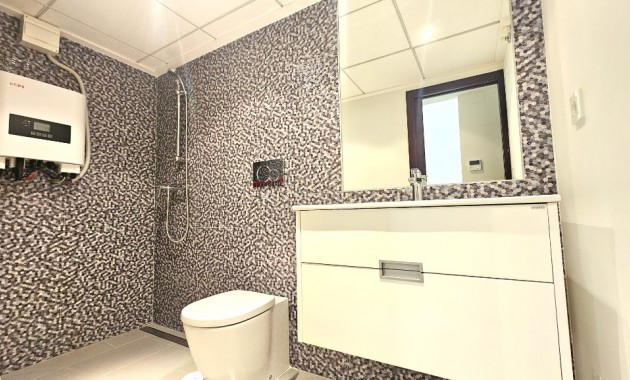 Herverkoop - Herenhuis -
Torrevieja