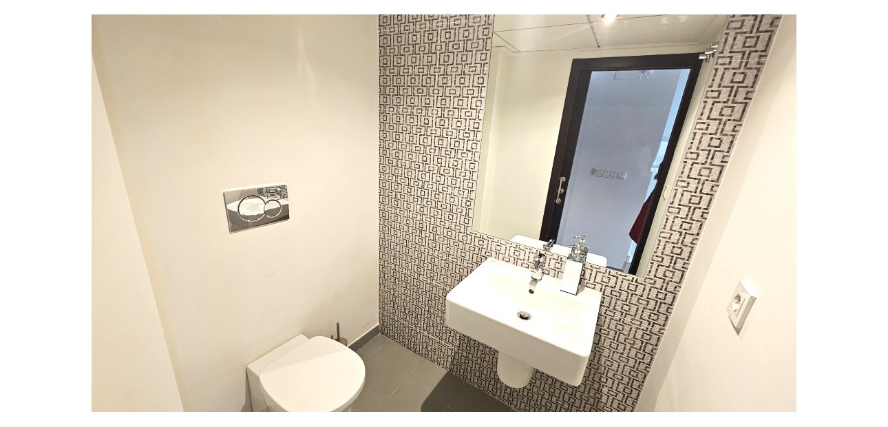 Herverkoop - Herenhuis -
Torrevieja