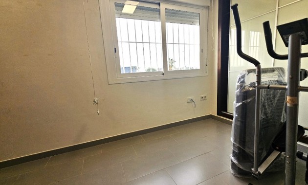 Herverkoop - Herenhuis -
Torrevieja