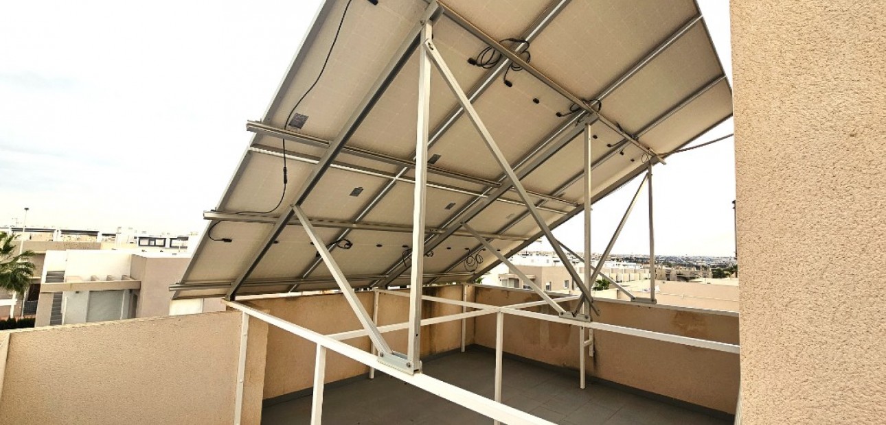 Herverkoop - Herenhuis -
Torrevieja