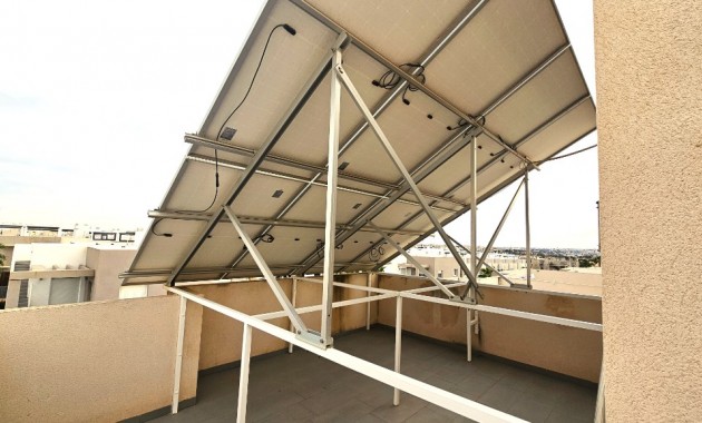 Herverkoop - Herenhuis -
Torrevieja