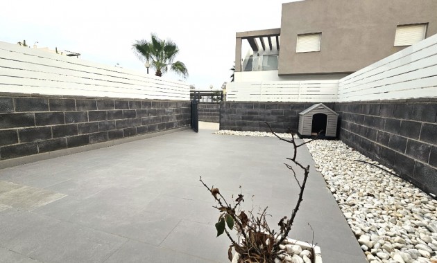 Herverkoop - Herenhuis -
Torrevieja