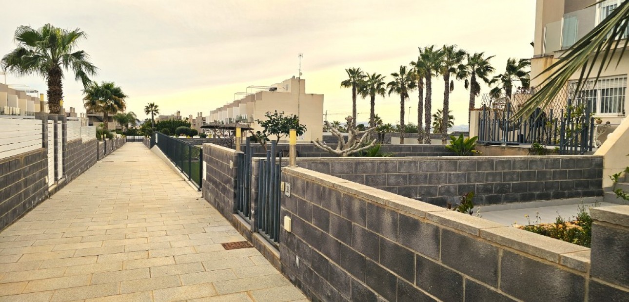 Herverkoop - Herenhuis -
Torrevieja