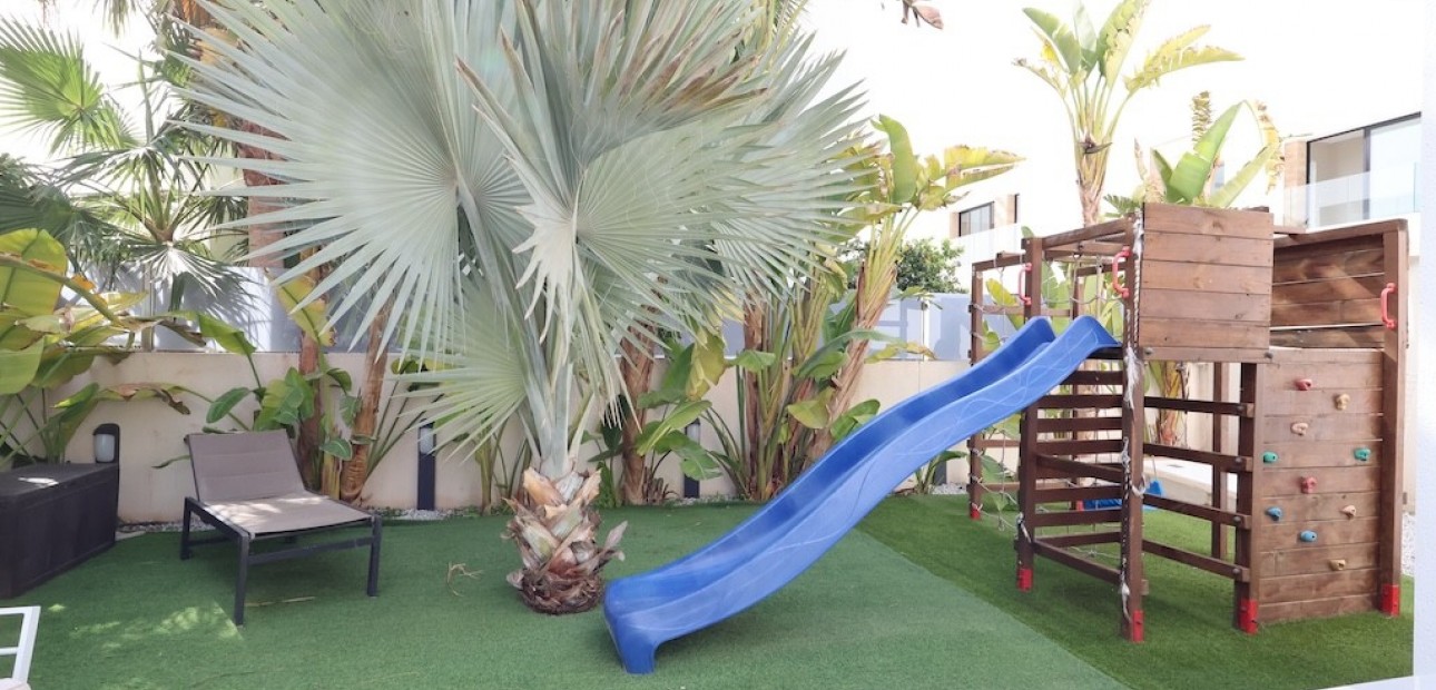 Herverkoop - Villa -
Ciudad Quesada