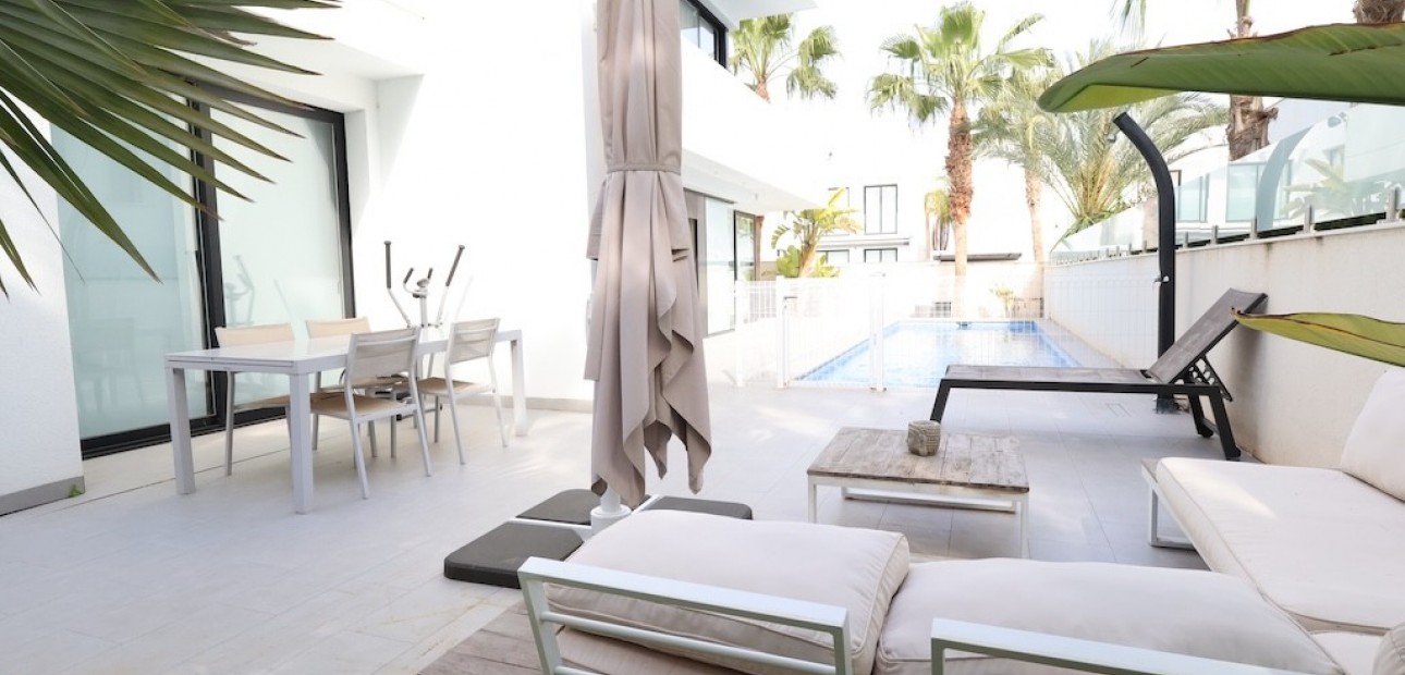 Herverkoop - Villa -
Ciudad Quesada