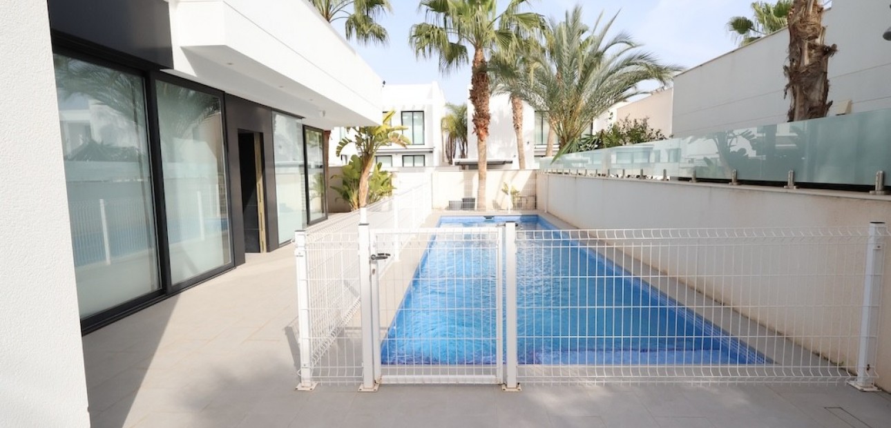 Herverkoop - Villa -
Ciudad Quesada