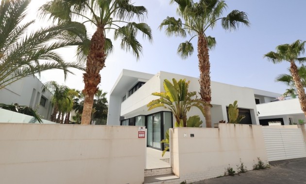 Herverkoop - Villa -
Ciudad Quesada