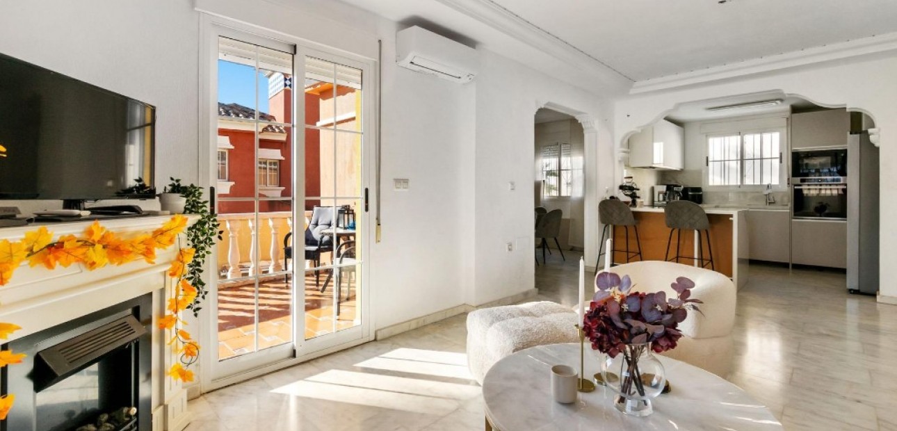 Sale - Villa -
Villamartín