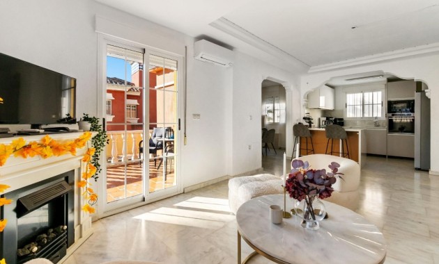 Sale - Villa -
Villamartín