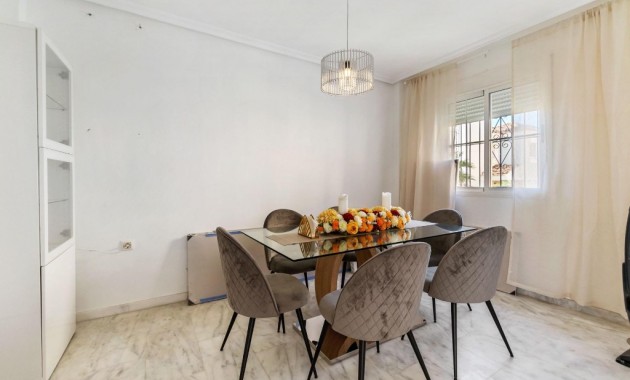 Sale - Villa -
Villamartín