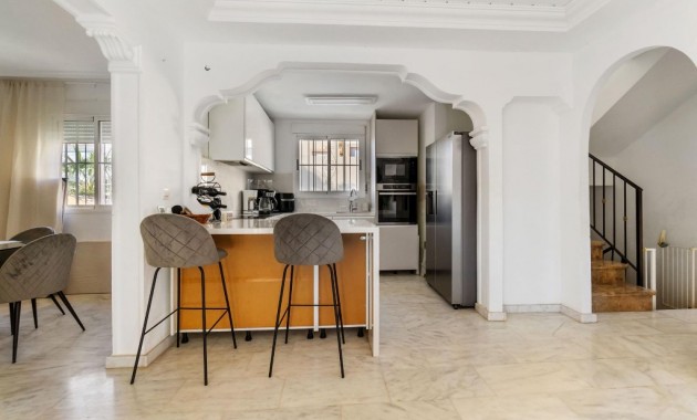 Sale - Villa -
Villamartín