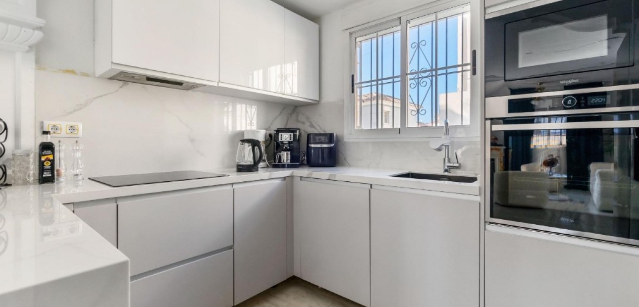 Sale - Villa -
Villamartín