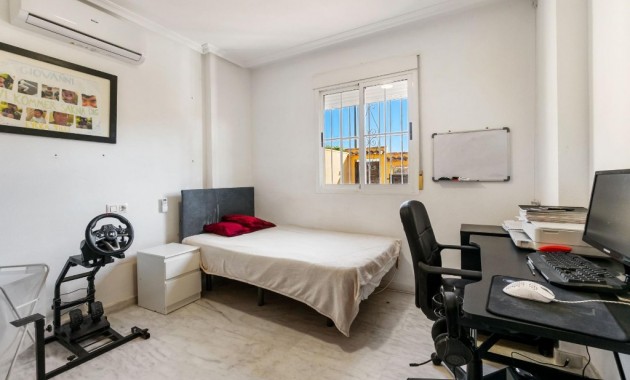 Sale - Villa -
Villamartín