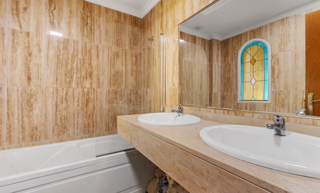 Sale - Villa -
Villamartín