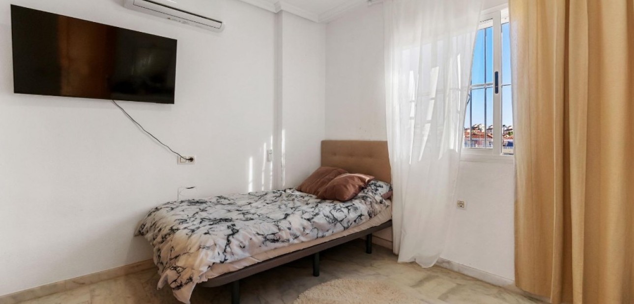 Sale - Villa -
Villamartín