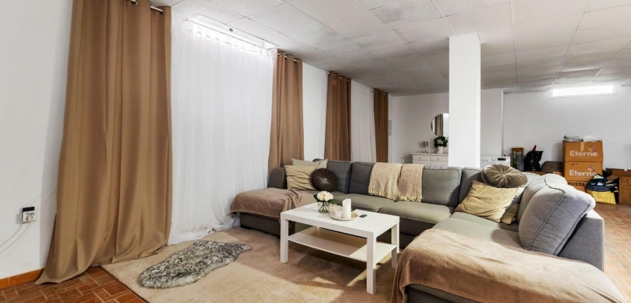 Sale - Villa -
Villamartín