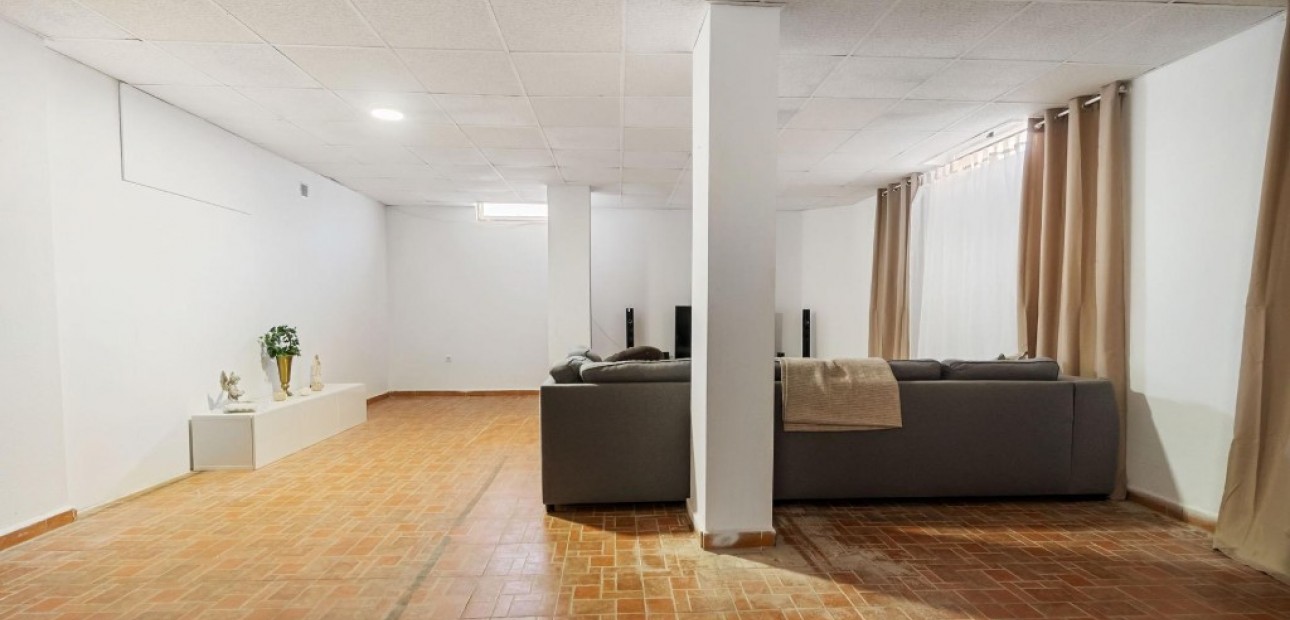 Sale - Villa -
Villamartín