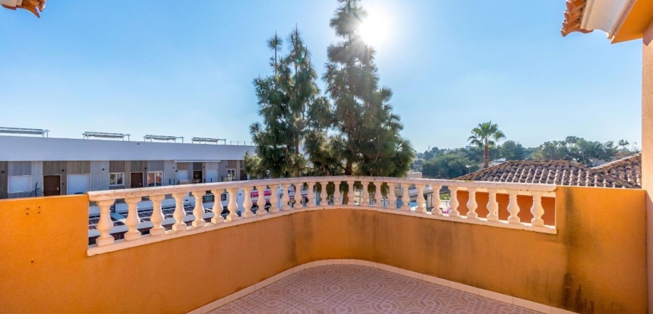 Sale - Villa -
Villamartín