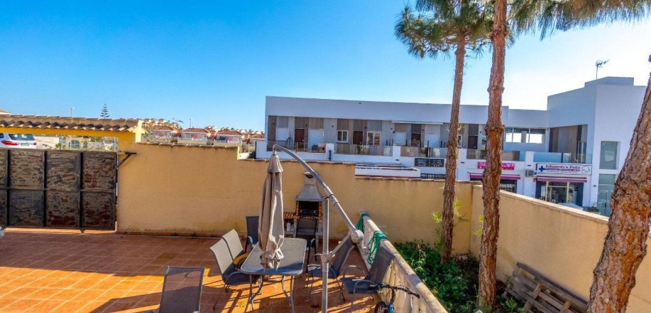 Sale - Villa -
Villamartín