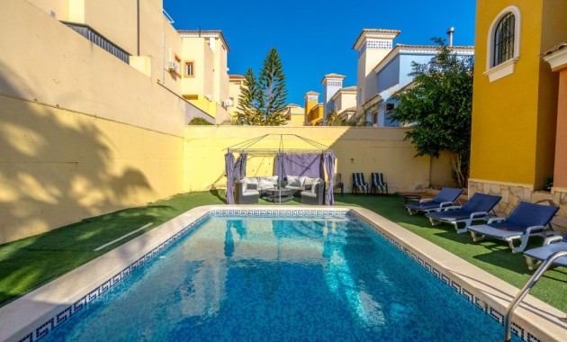 Sale - Villa -
Villamartín