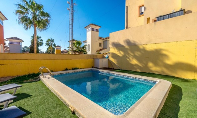 Sale - Villa -
Villamartín