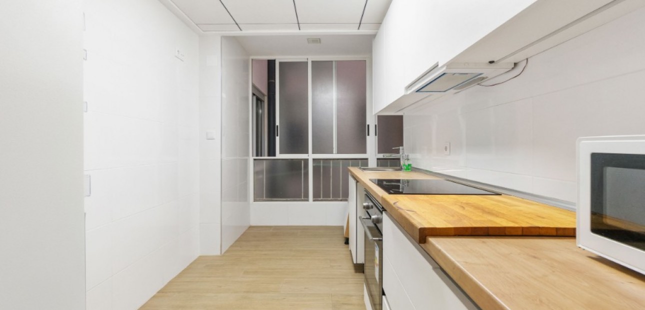 Venta - Apartamento / piso -
Torrevieja