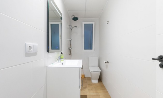 Venta - Apartamento / piso -
Torrevieja