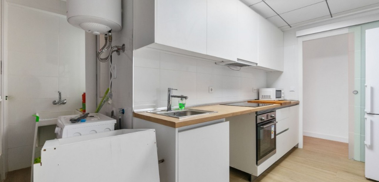 Venta - Apartamento / piso -
Torrevieja