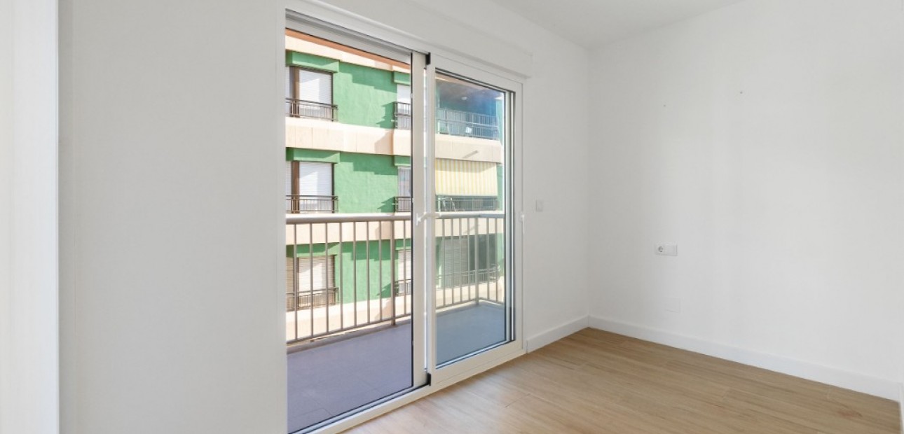 Venta - Apartamento / piso -
Torrevieja