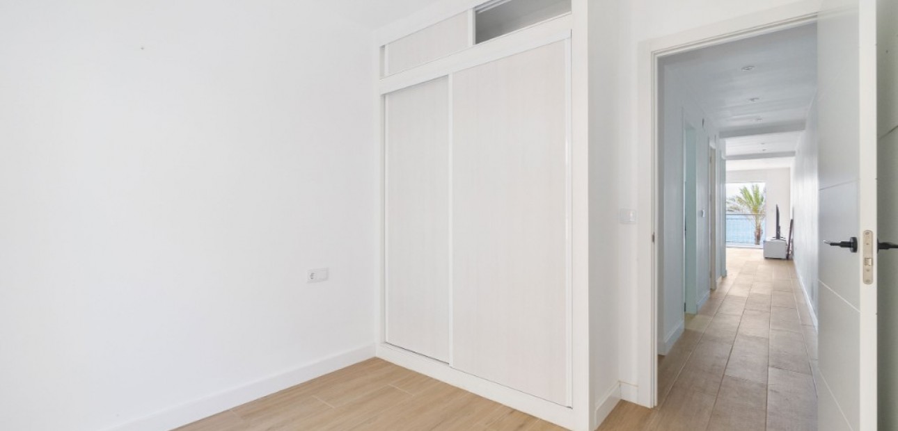 Venta - Apartamento / piso -
Torrevieja