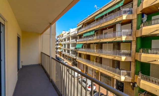 Venta - Apartamento / piso -
Torrevieja