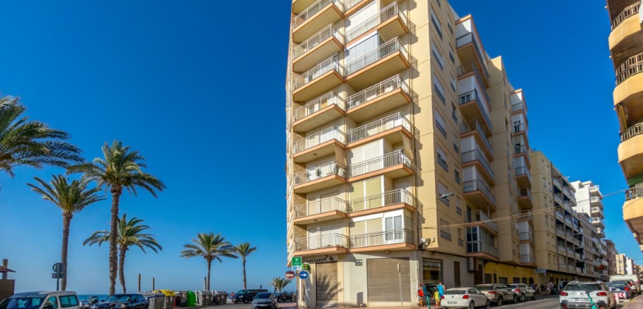 Venta - Apartamento / piso -
Torrevieja