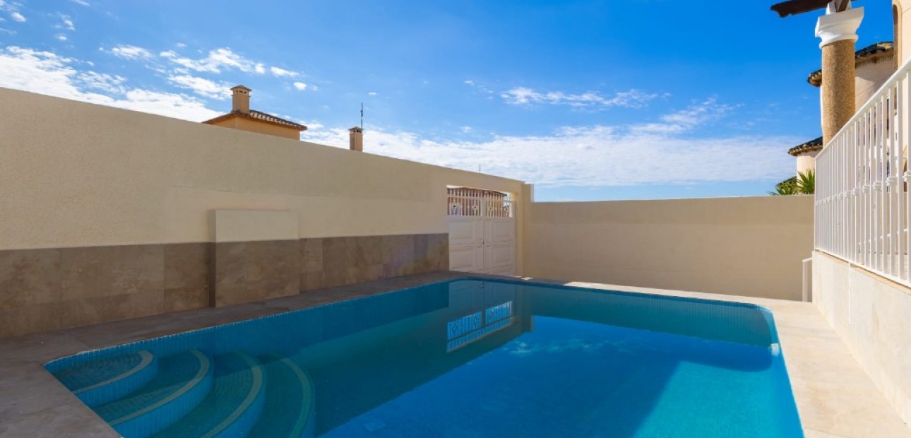Sale - Villa -
Orihuela Costa - Villamartín