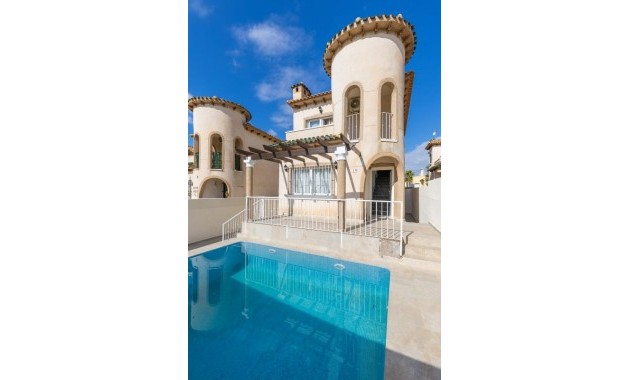 Sale - Villa -
Orihuela Costa - Villamartín