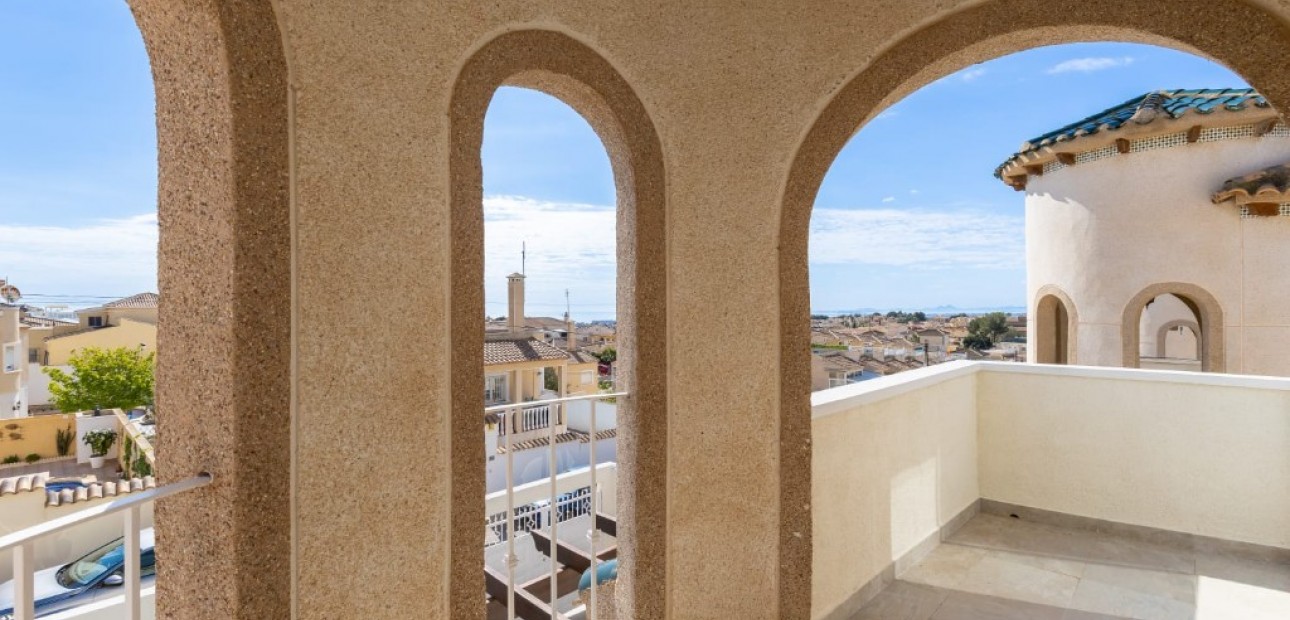 Sale - Villa -
Orihuela Costa - Villamartín