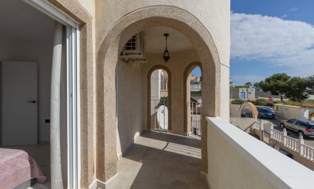 Sale - Villa -
Orihuela Costa - Villamartín