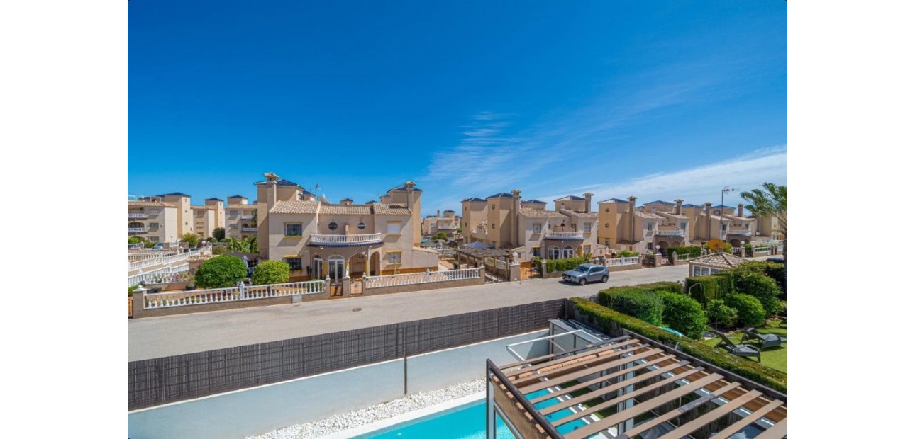 Venta - Adosado -
Orihuela Costa - Lomas de Cabo Roig