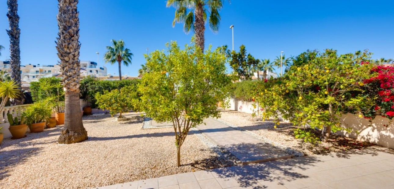 Venta - Villa -
Orihuela Costa - La Zenia