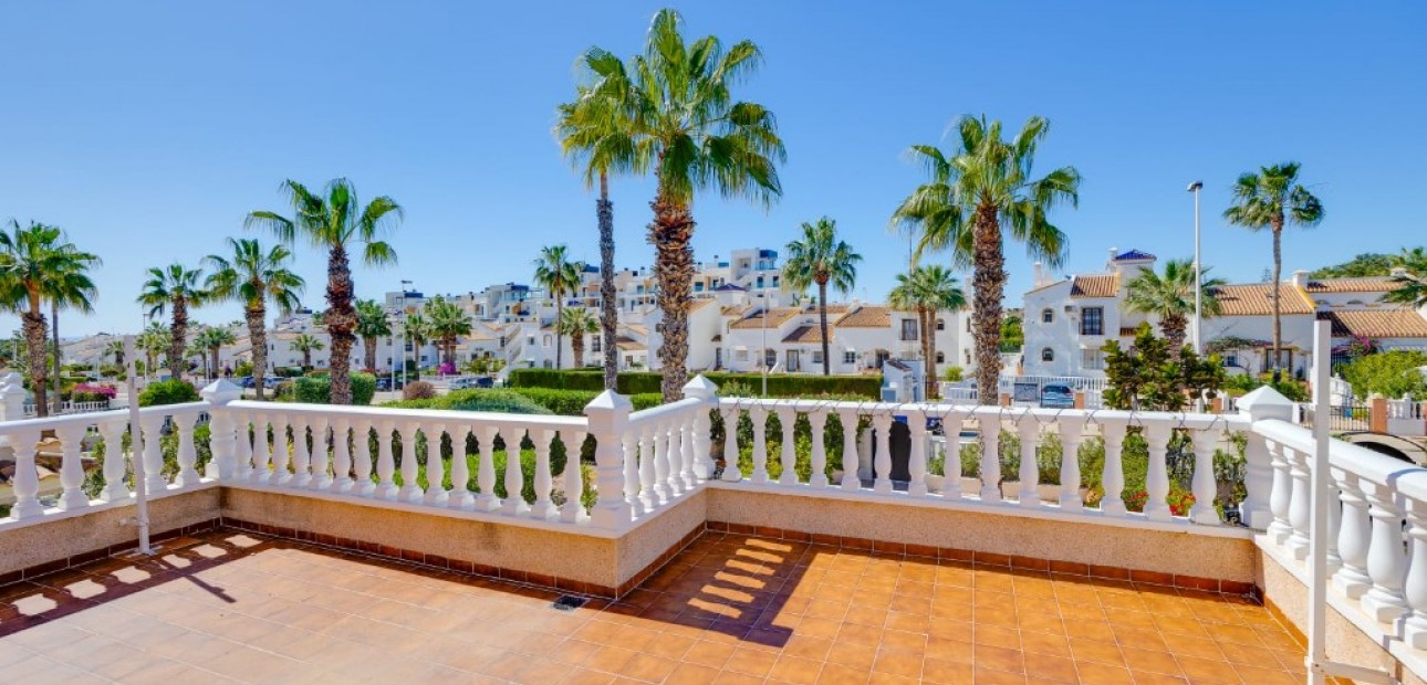 Venta - Villa -
Orihuela Costa - La Zenia