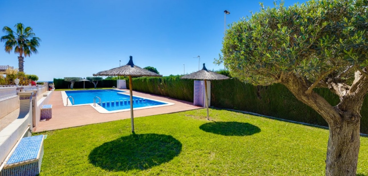 Venta - Villa -
Orihuela Costa - La Zenia