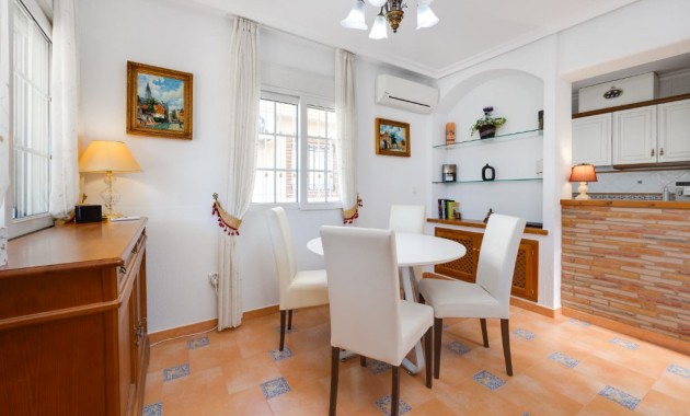 Venta - Villa -
Orihuela Costa - La Zenia